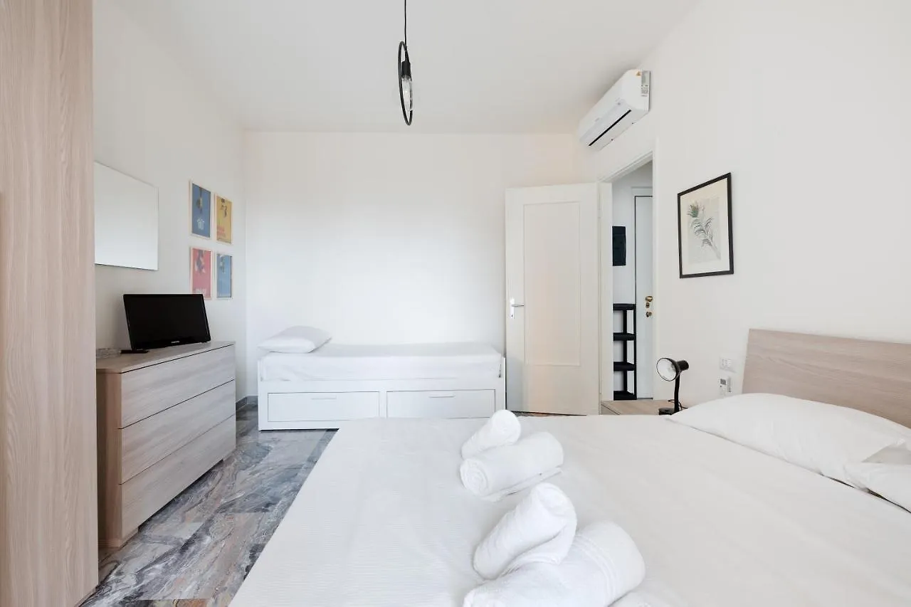 מילאנו Dergano Comfy Apartment - 250 M Far From M3